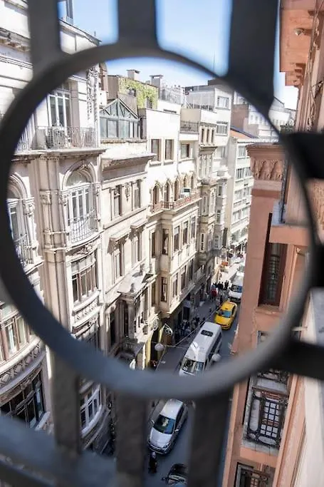 Spacious Apartment, 1-Min To Taksim Square Istanbul 0*,