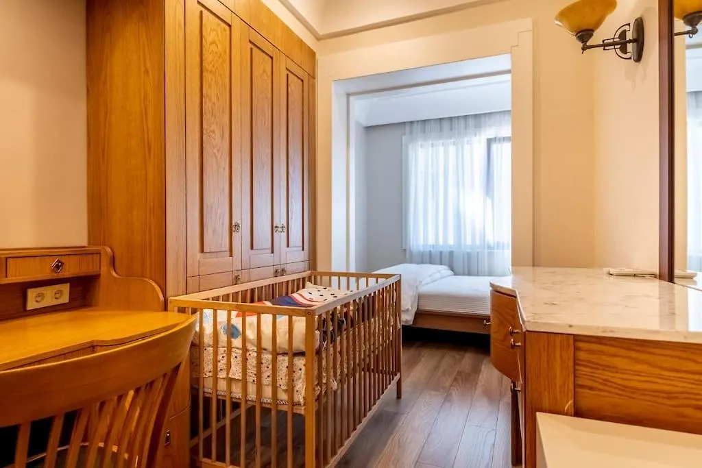 Spacious Apartment, 1-Min To Taksim Square Istanbul